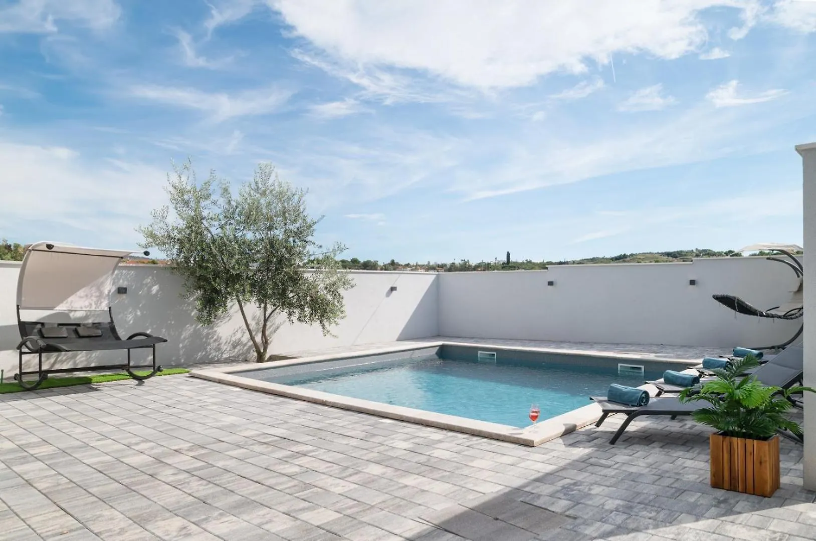 Luxury Villa Jakov With Pool تروغير 0*,