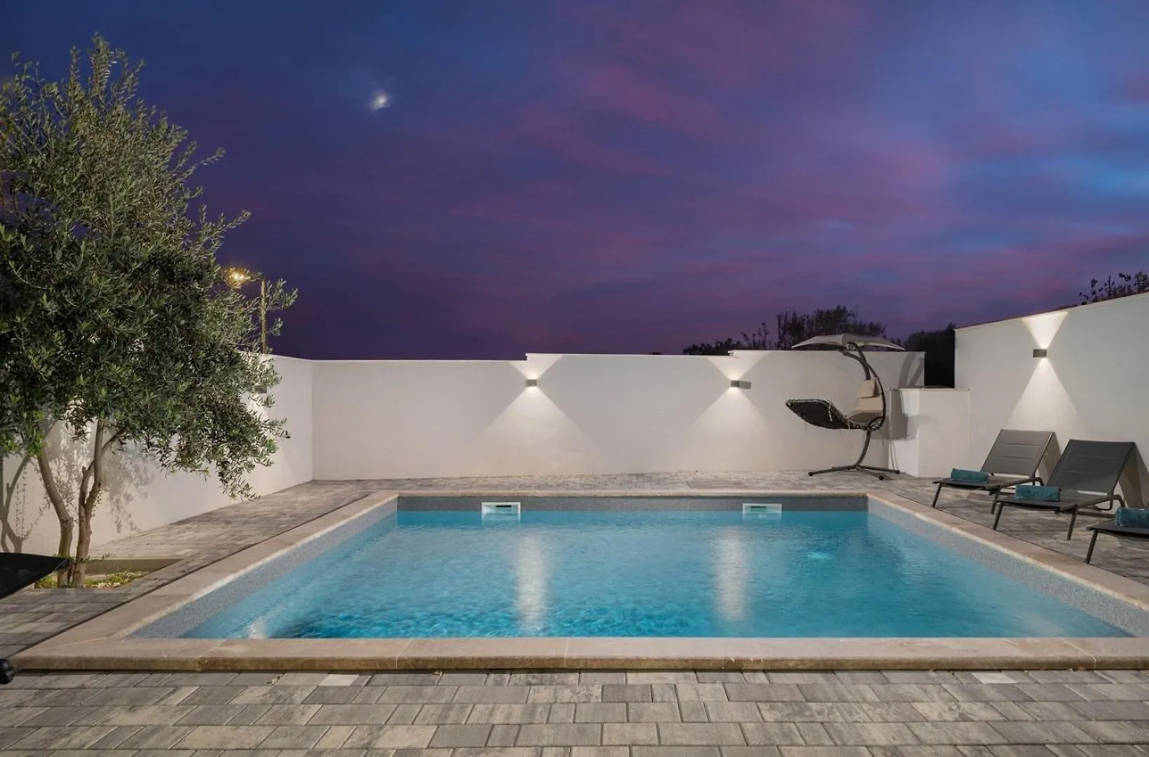 Luxury Villa Jakov With Pool تروغير